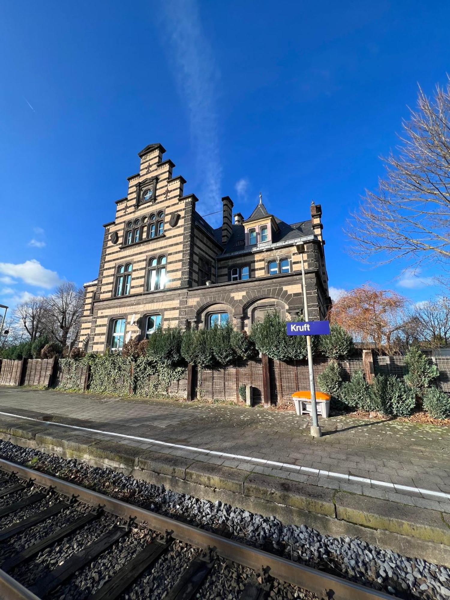 Bahnhofsromantik Trifft Luxus - Alter Bahnhof Von Kruft Ngoại thất bức ảnh